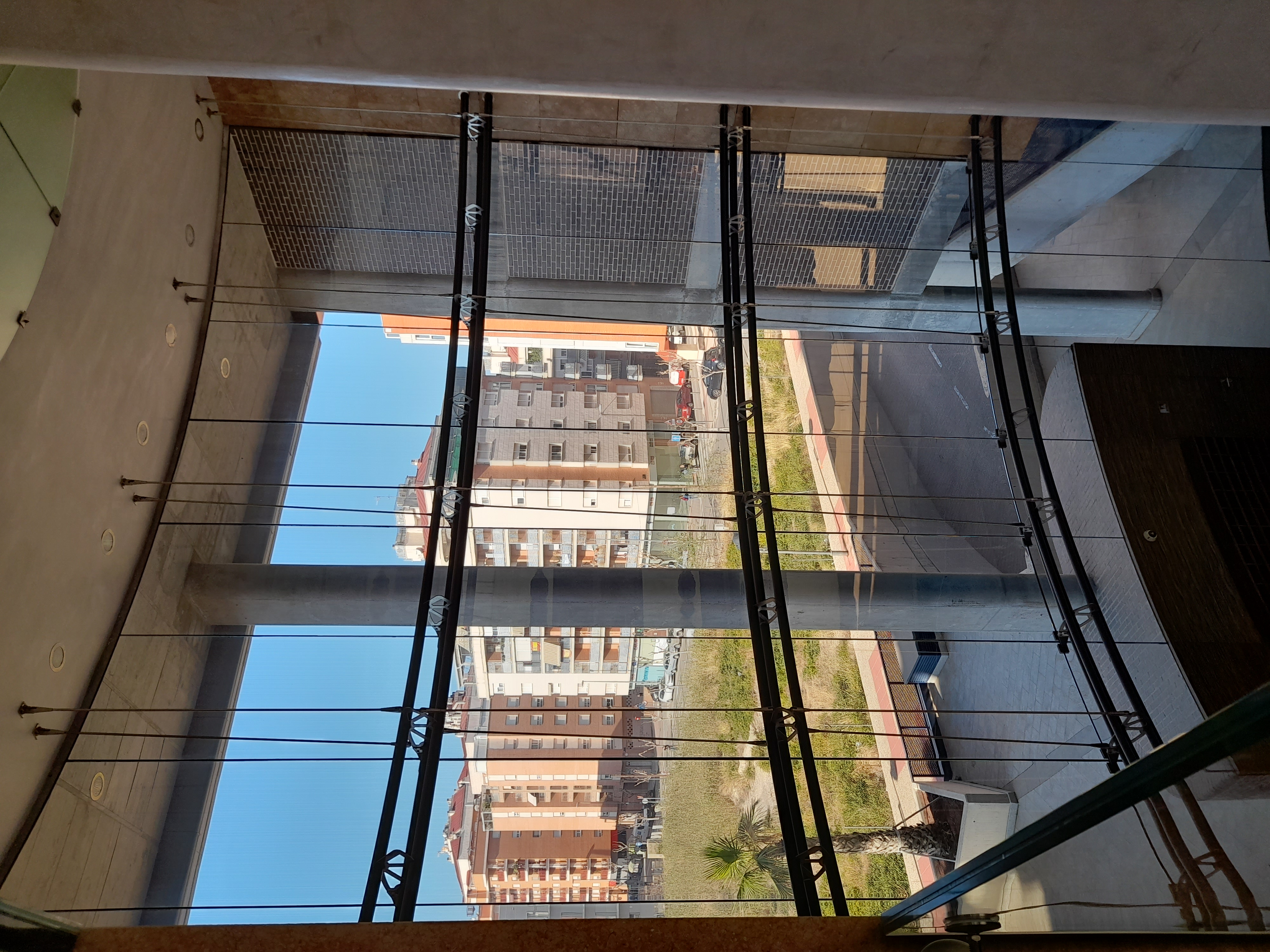 Torre Proconsa – detalle instalación vidrio curvado