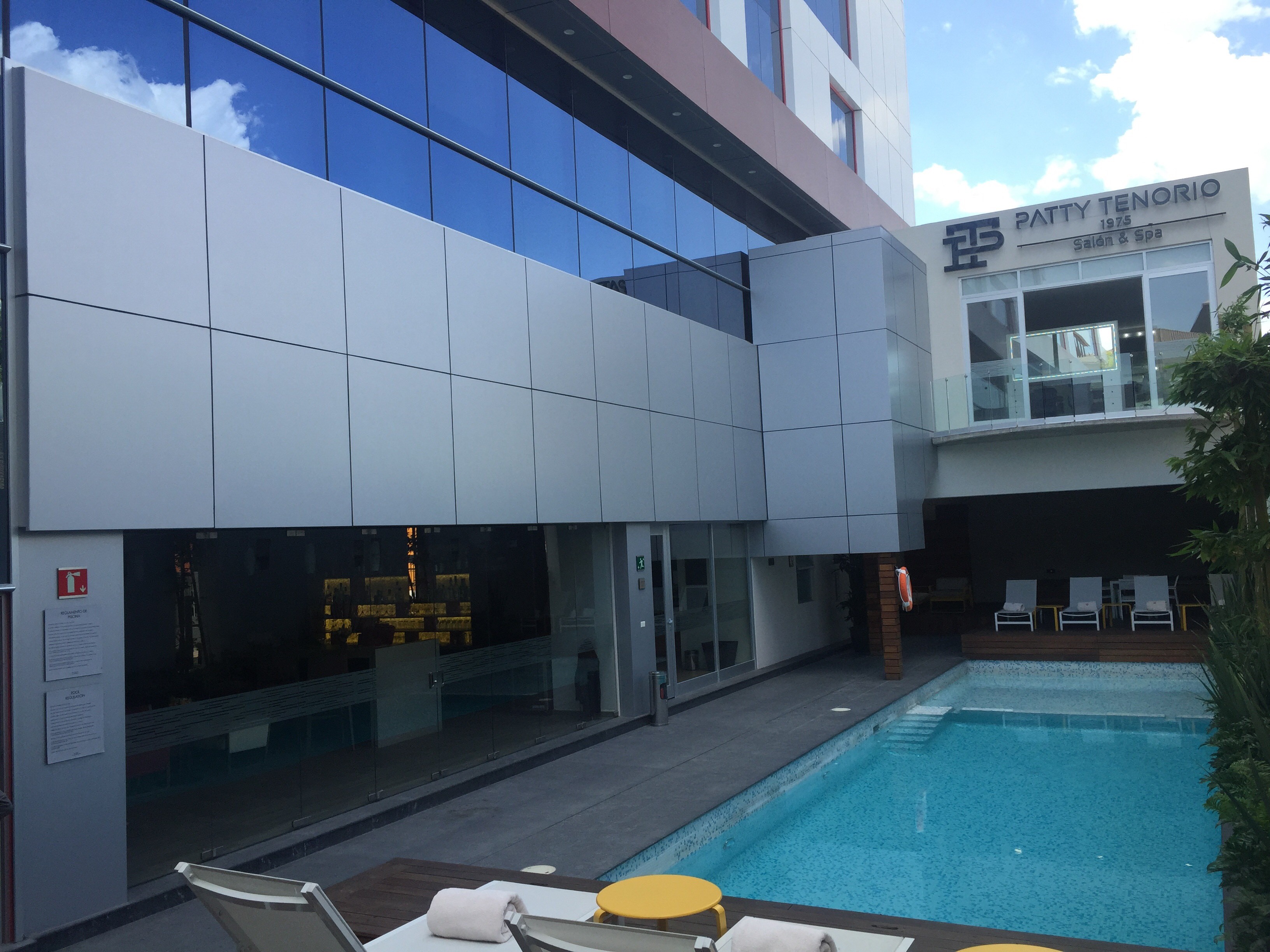 Hotel NH Mexico – vidrio curvado en arquitectura hotelera de negocios